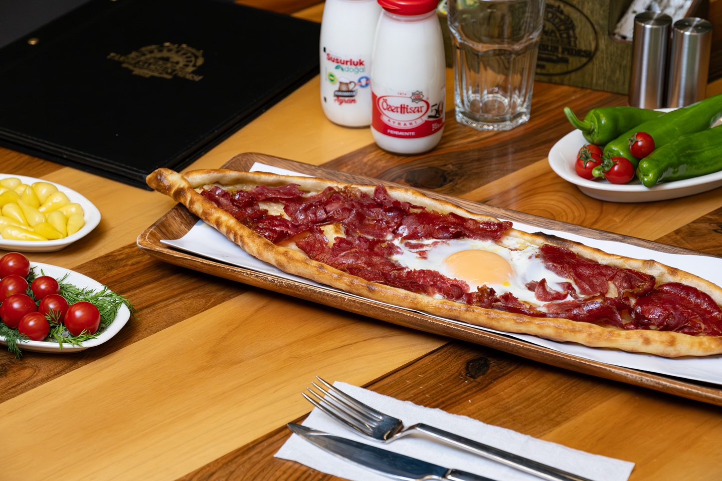 Pastırmalı Yumurtalı Pide